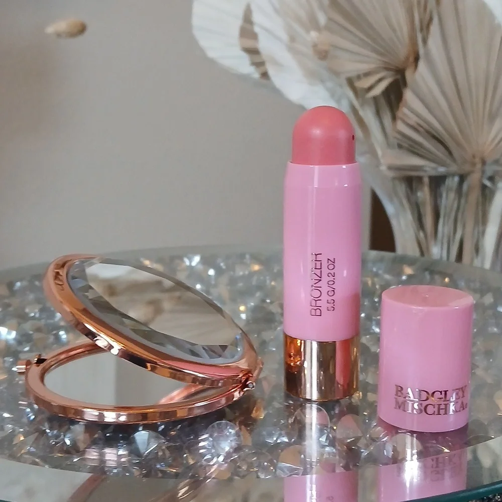New Badgley Mischka Pink Blush Stick And Rose Gold Compact Mirrow 2pc